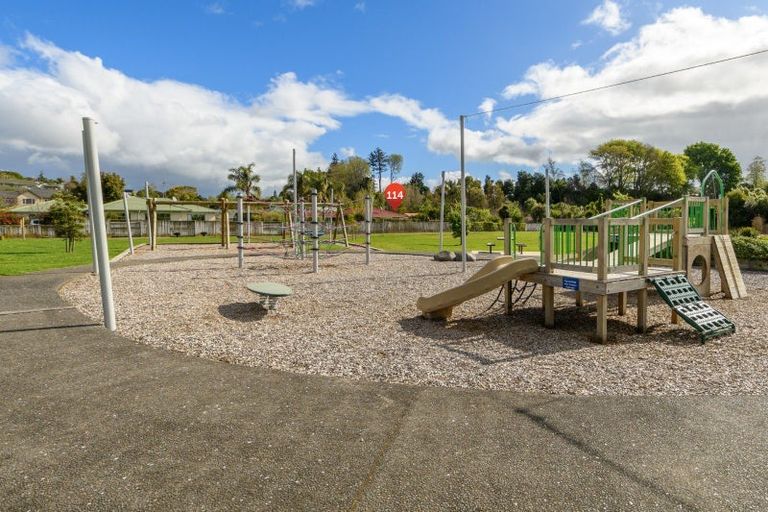 Photo of property in 114 Carlton Street, Bellevue, Tauranga, 3110