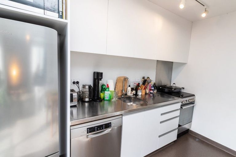 Photo of property in 17u2 Nairn Street, Mount Cook, Wellington, 6011