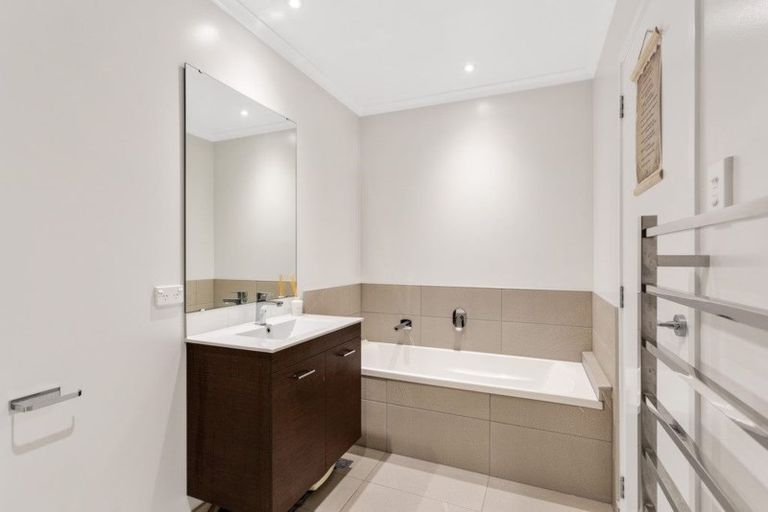 Photo of property in 21 Rangihina Road, Hobsonville, Auckland, 0616