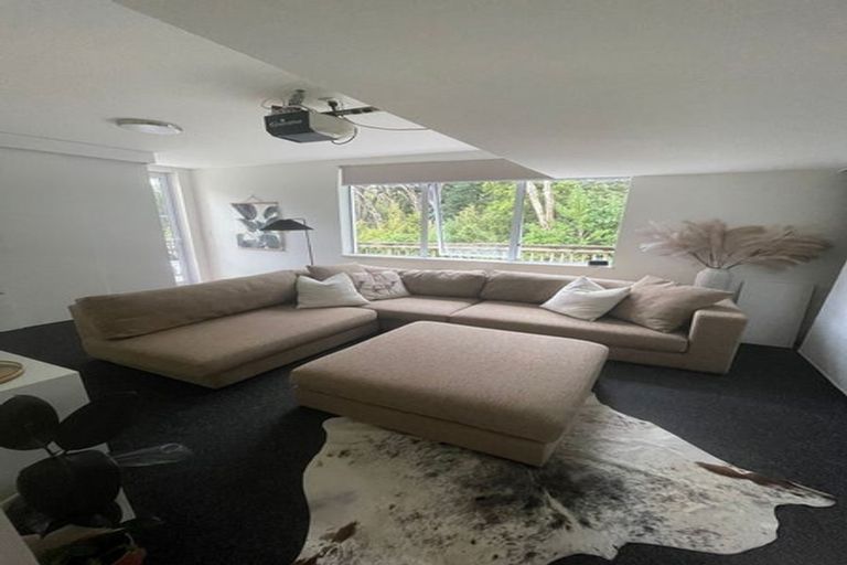 Photo of property in 12 Viridian Lane, Greenhithe, Auckland, 0632