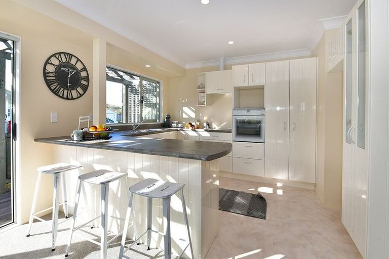 Photo of property in 2/12 Miro Street, Helensville, 0800