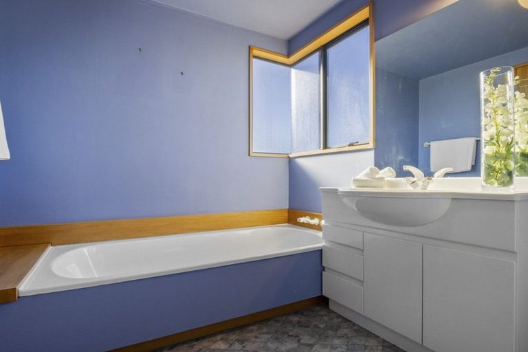 Photo of property in 10a Nikau Place, Riccarton, Christchurch, 8011