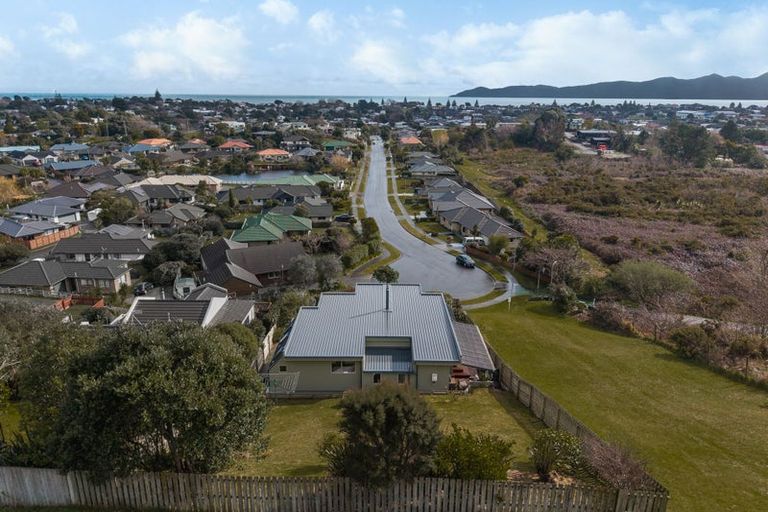 Photo of property in 42 Harry Shaw Way, Raumati South, Paraparaumu, 5032