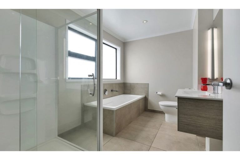 Photo of property in 30 Squadron Drive, Hobsonville, Auckland, 0616