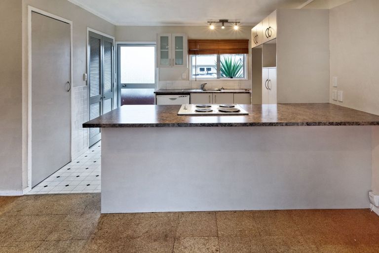 Photo of property in 55 Stottholm Road, Titirangi, Auckland, 0604