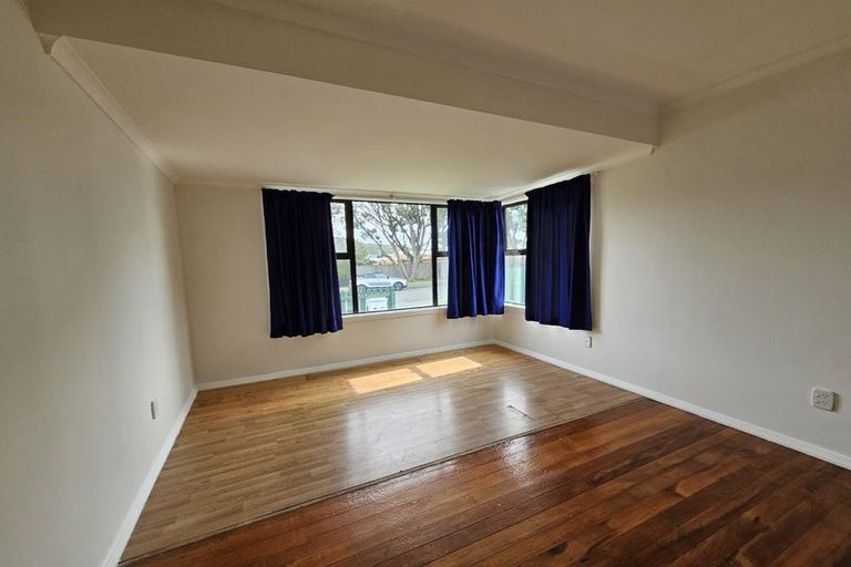 Photo of property in 3-3a Mana Avenue, Titahi Bay, Porirua, 5022
