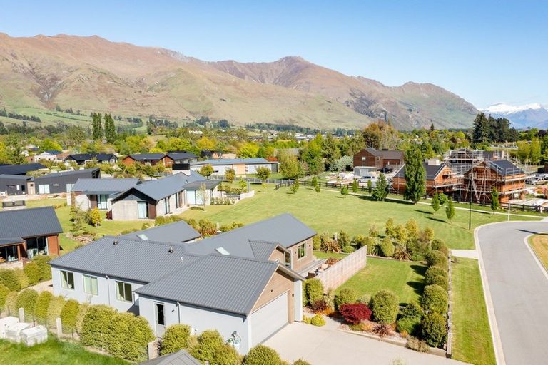 Photo of property in 4 Mcdonald Street, Wanaka, 9305