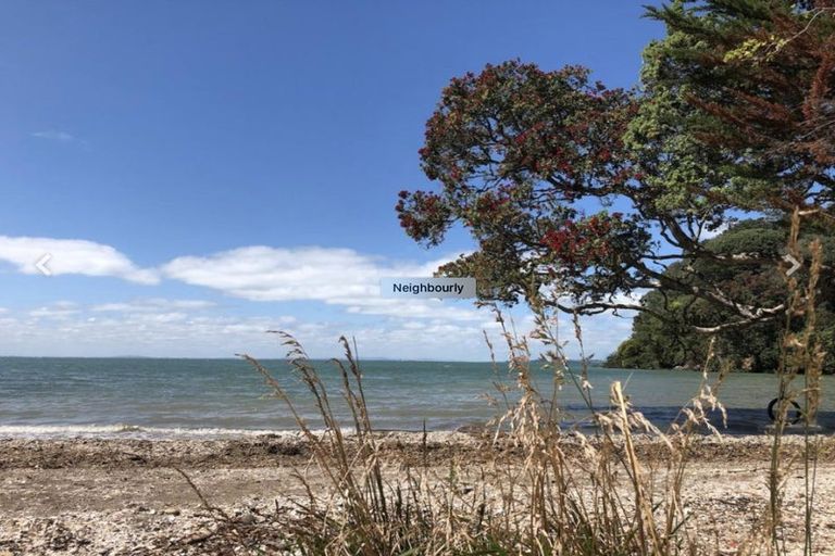 Photo of property in 27 Mceldowney Road, Titirangi, Auckland, 0604