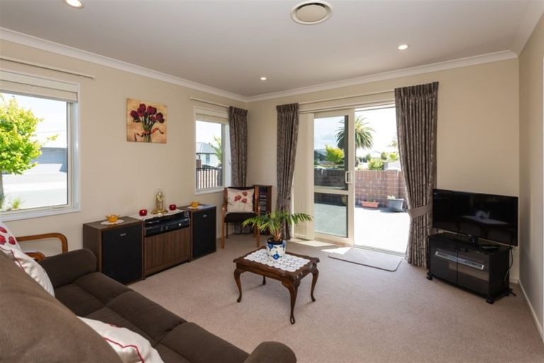 Photo of property in 48 Brockelbank Drive, Kaiapoi, 7630