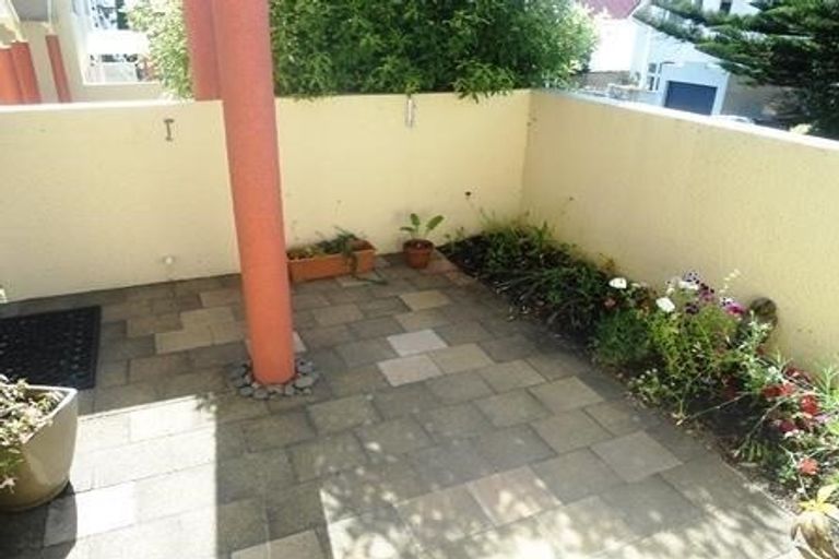 Photo of property in 20u5 Thompson Street, Mount Cook, Wellington, 6011