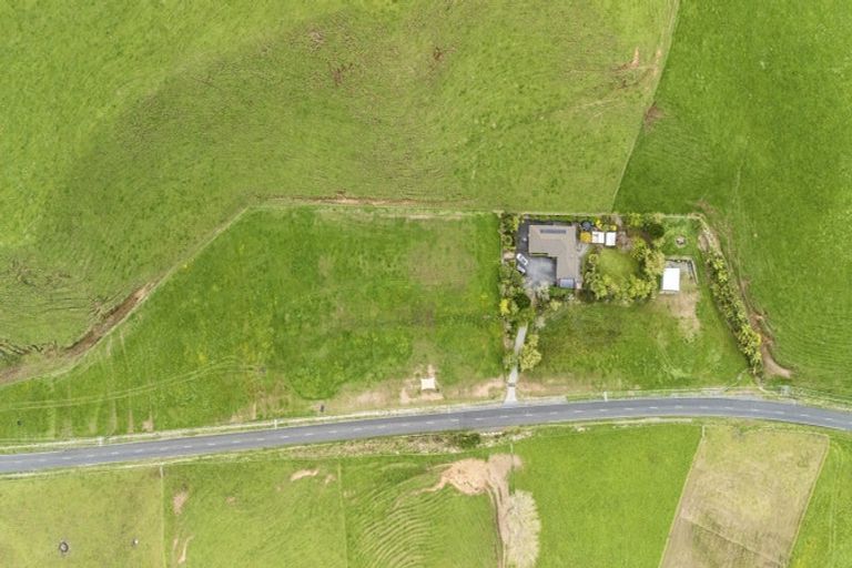 Photo of property in 863 Tarata Road, Kaimata, Inglewood, 4387