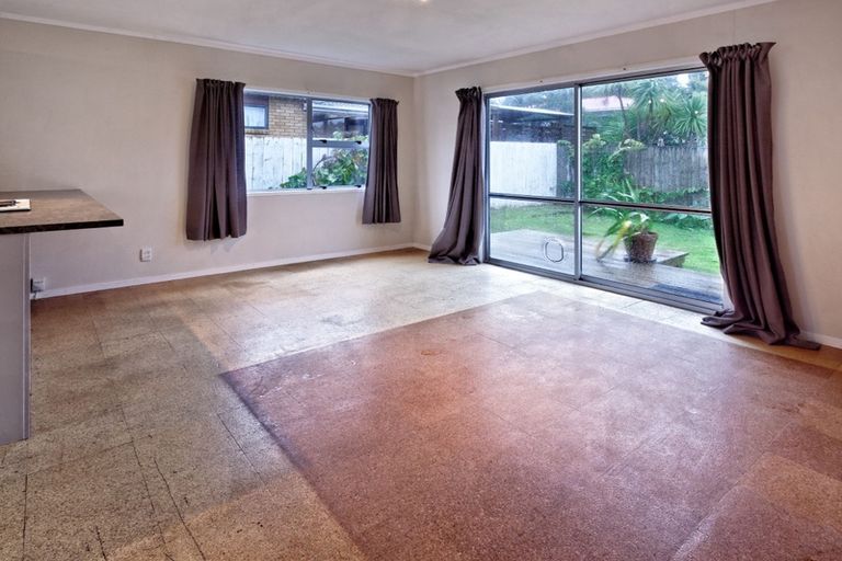 Photo of property in 55 Stottholm Road, Titirangi, Auckland, 0604