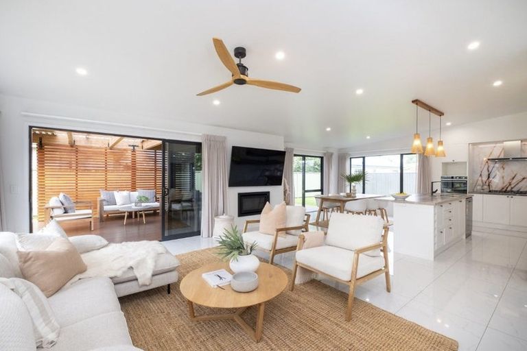 Photo of property in 19 Read Crescent, Clive, 4102