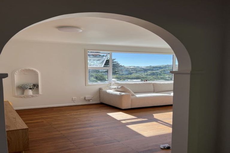 Photo of property in 9 Lomond Street, Newlands, Wellington, 6037