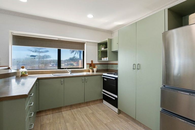 Photo of property in 32 Marine Parade, Mount Maunganui, 3116