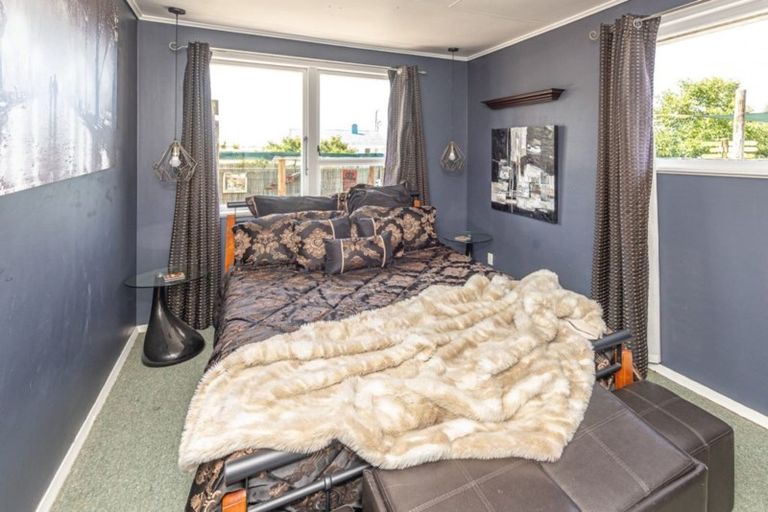 Photo of property in 52 Kowhai Street, Castlecliff, Whanganui, 4501