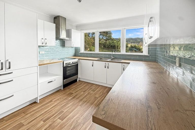 Photo of property in 31 Mahoe Street, Tawa, Wellington, 5028