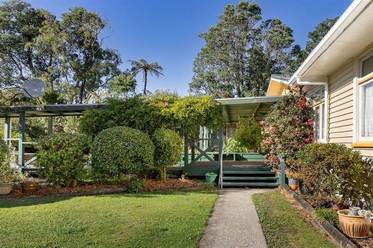 Photo of property in 67 Russell Street, Westport, 7825