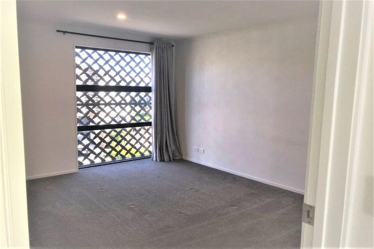 Photo of property in 28b Ian Morrison Road, Hobsonville, Auckland, 0616