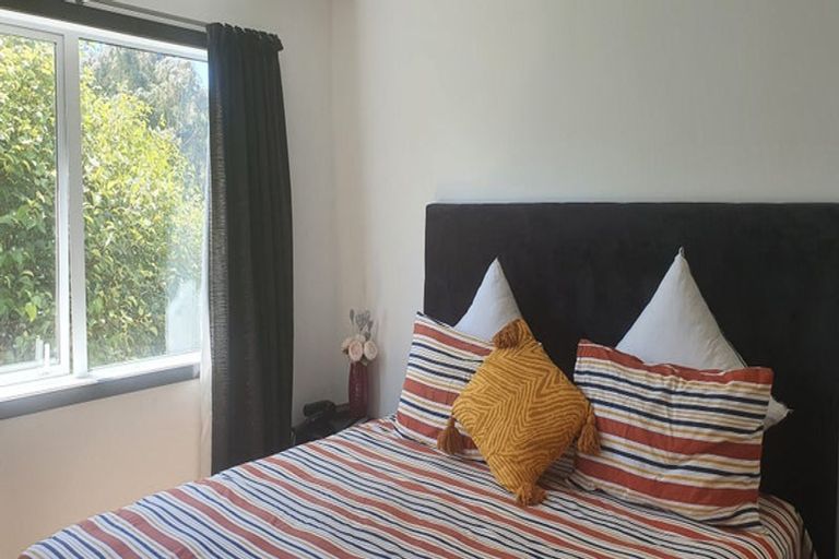 Photo of property in 9a Cheshire Street, Cannons Creek, Porirua, 5024