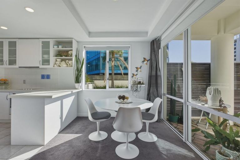 Photo of property in 2/12 Maunganui Road, Mount Maunganui, 3116