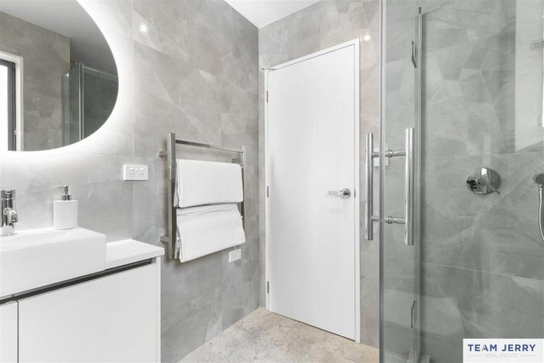 Photo of property in 105b Grove Road, Papakura, 2110