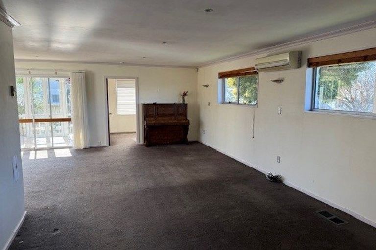 Photo of property in 20 Woodstock Place, Russley, Christchurch, 8042