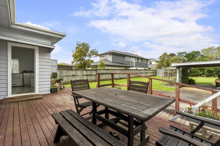 Photo of property in 93 Lynwood Road, New Lynn, Auckland, 0600