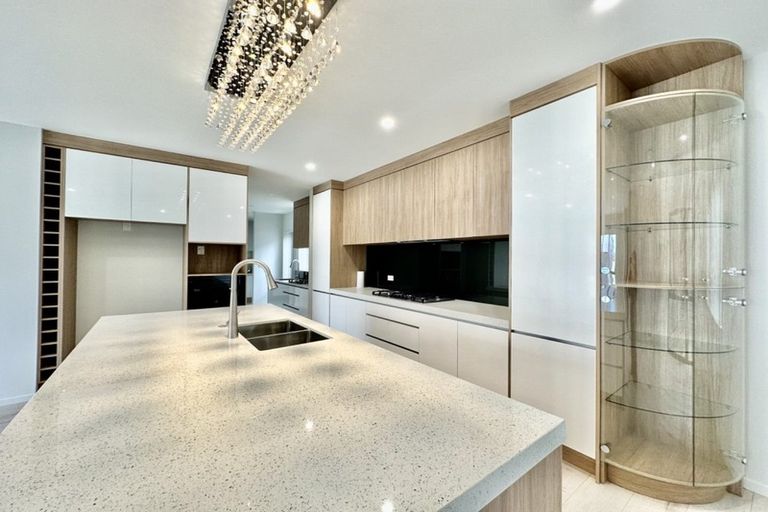 Photo of property in 60 Castlebane Drive, Flat Bush, Auckland, 2019