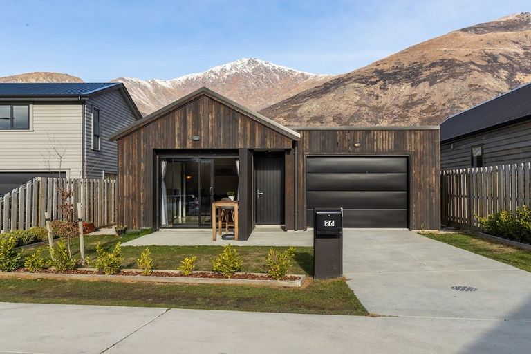Photo of property in 26 Huxley Place, Lake Hayes, Queenstown, 9304