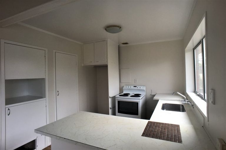 Photo of property in 23 Valley View Road, Glenfield, Auckland, 0629