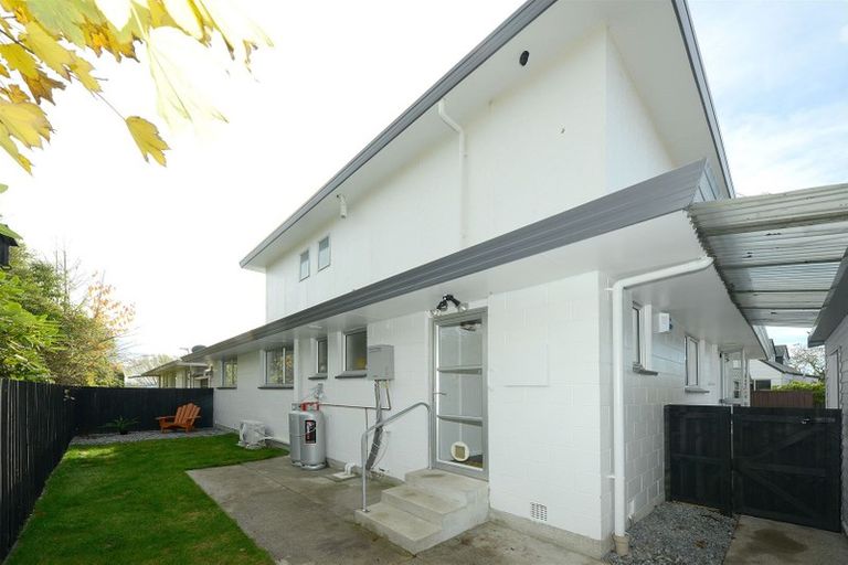 Photo of property in 2/5 Frome Place, St Albans, Christchurch, 8052