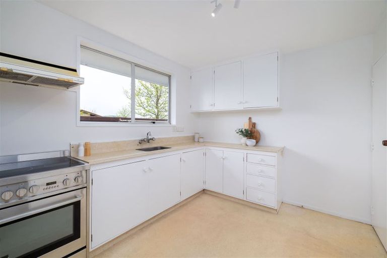 Photo of property in 1/275 Hendersons Road, Hoon Hay, Christchurch, 8025