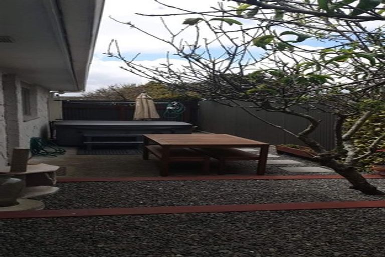 Photo of property in 22 Mahana Road, Paraparaumu Beach, Paraparaumu, 5032