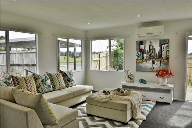 Photo of property in 47 Meadowvale Rise, Titirangi, Auckland, 0604