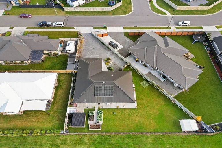 Photo of property in 37 Koura Drive, Rangiora, 7400