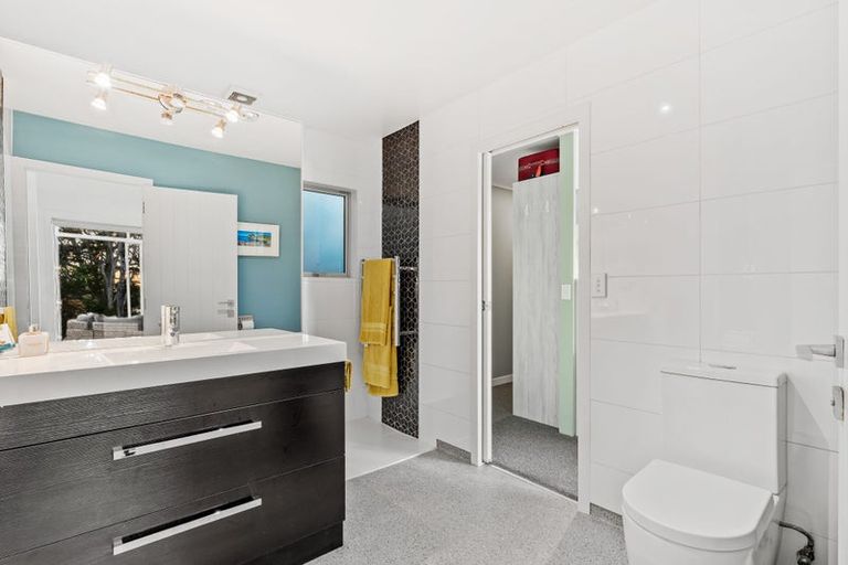 Photo of property in 24 Poplar Road, Stanmore Bay, Whangaparaoa, 0932
