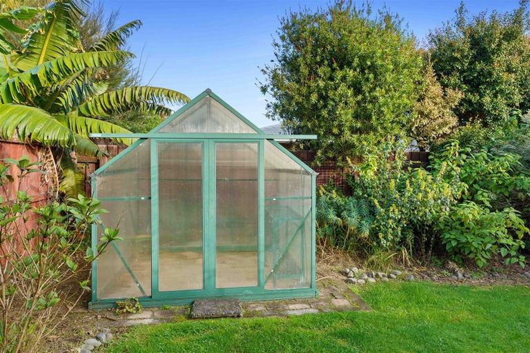 Photo of property in 8 Nimmo Avenue, Waikanae, 5036