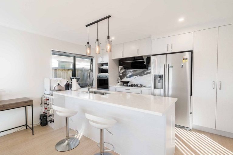 Photo of property in 3 Silver Beech Street, Takanini, 2110