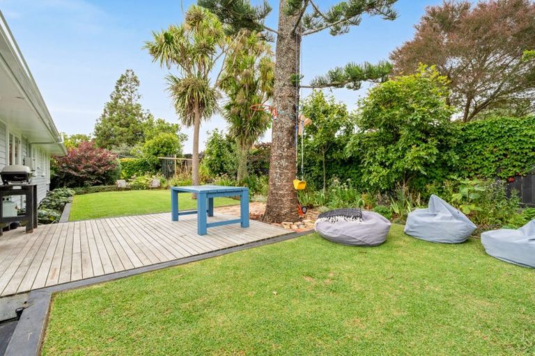 Photo of property in 407a Main Road, Huapai, Kumeu, 0810