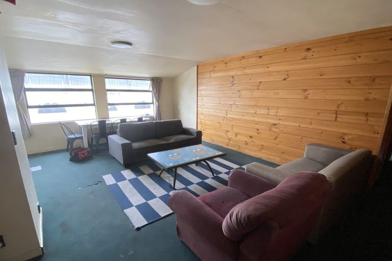 Photo of property in Te Awhina Apartments, 22/22u Sussex Street, Mount Cook, Wellington, 6021