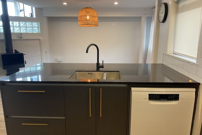 Photo of property in 120 Stanmore Bay Road, Stanmore Bay, Whangaparaoa, 0932