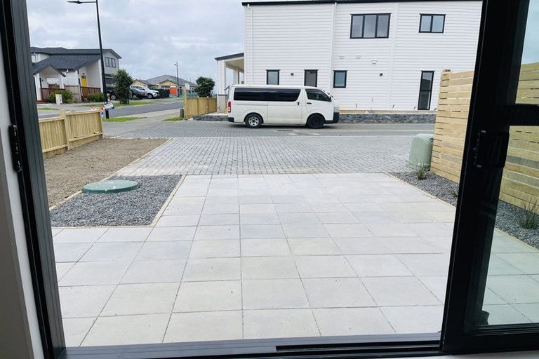 Photo of property in 30 Auranga Drive, Karaka, 2113