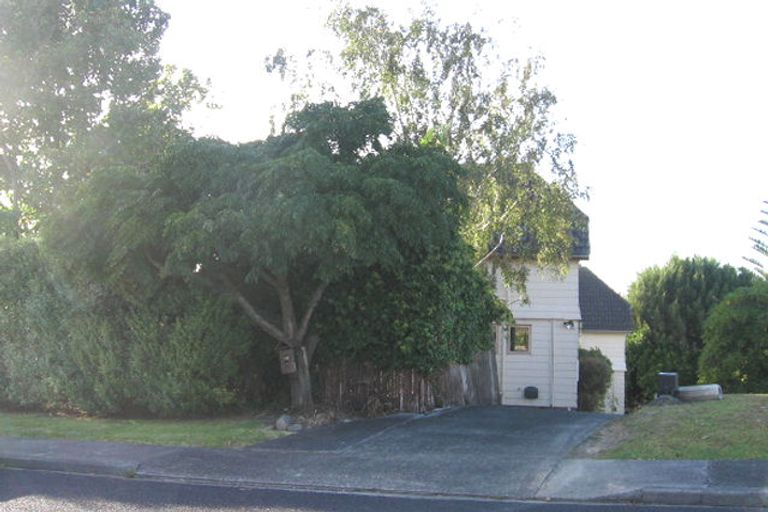 Photo of property in 1/29 Marcel Place, Glenfield, Auckland, 0629