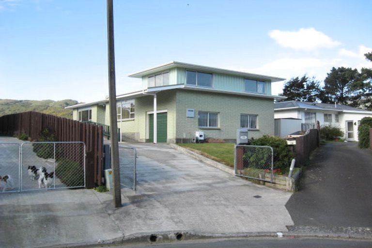 Photo of property in 12 Lincoln Grove, Wainuiomata, Lower Hutt, 5014