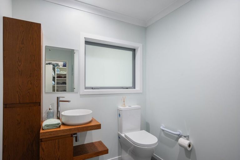 Photo of property in 64 Kotare Street, Waikanae, 5036