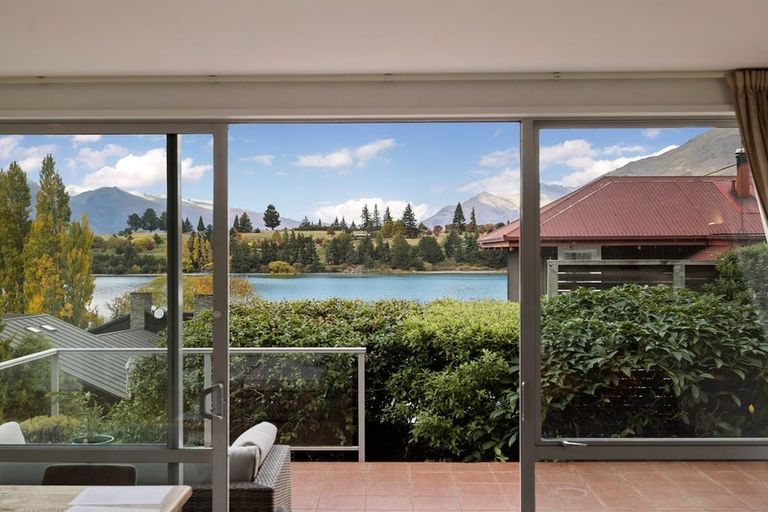 Photo of property in Rahiri Apartments, 2/23 Adelaide Street, Queenstown, 9300