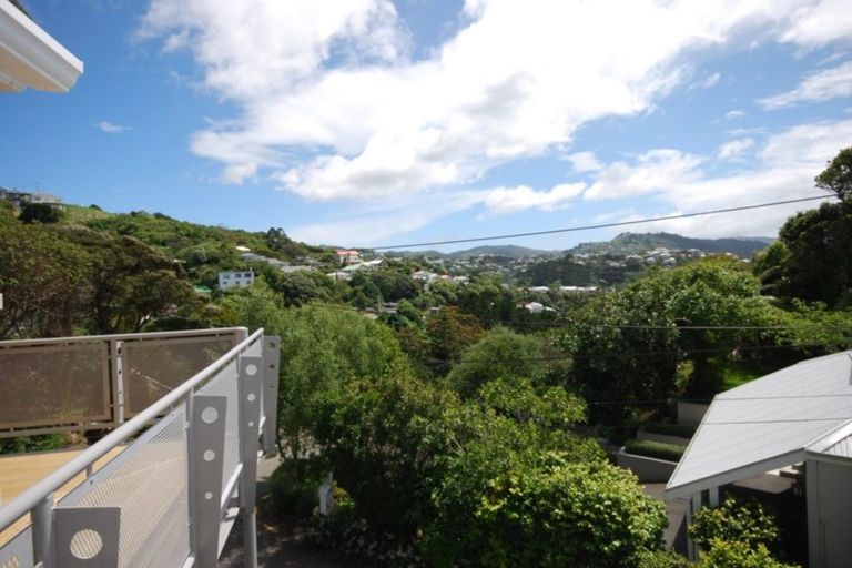 Photo of property in 23u1 Tanera Crescent, Brooklyn, Wellington, 6021