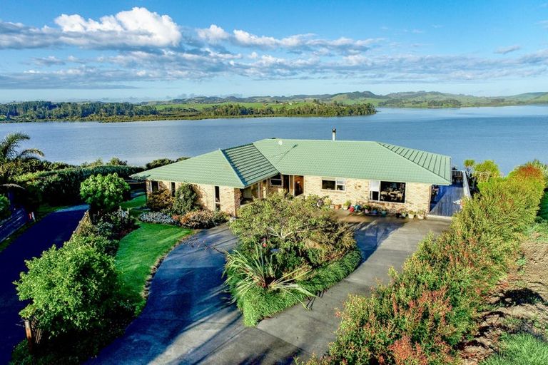 Photo of property in 16 Kotare Crescent, Pahi, Paparoa, 0571