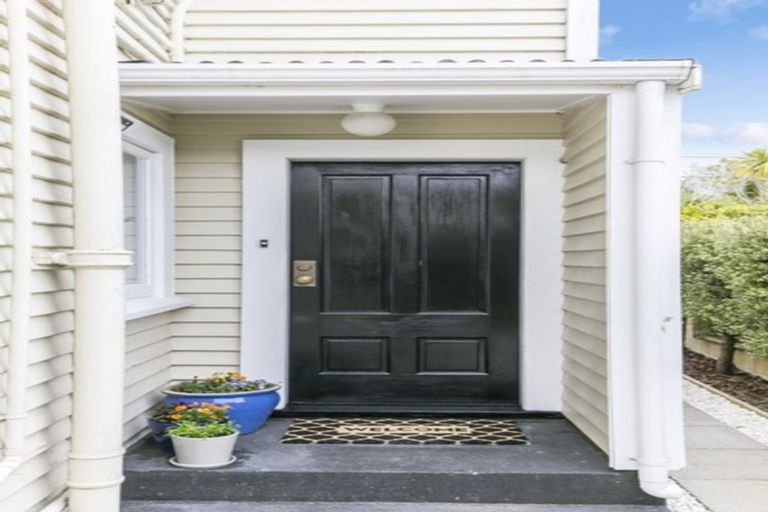 Photo of property in 3 Espin Crescent, Karori, Wellington, 6012